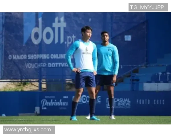 埃泽成为英超年代首位北伦敦“帽子戏法先生”